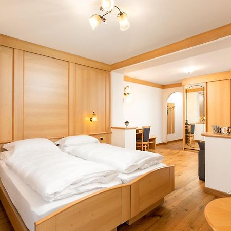 Hotel Pareda Canazei Bagian luar foto