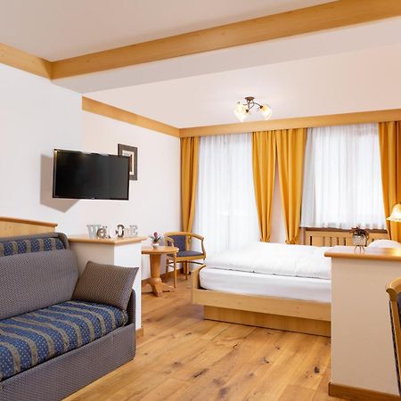 Hotel Pareda Canazei Bagian luar foto