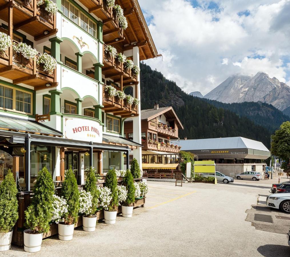 Hotel Pareda Canazei Bagian luar foto