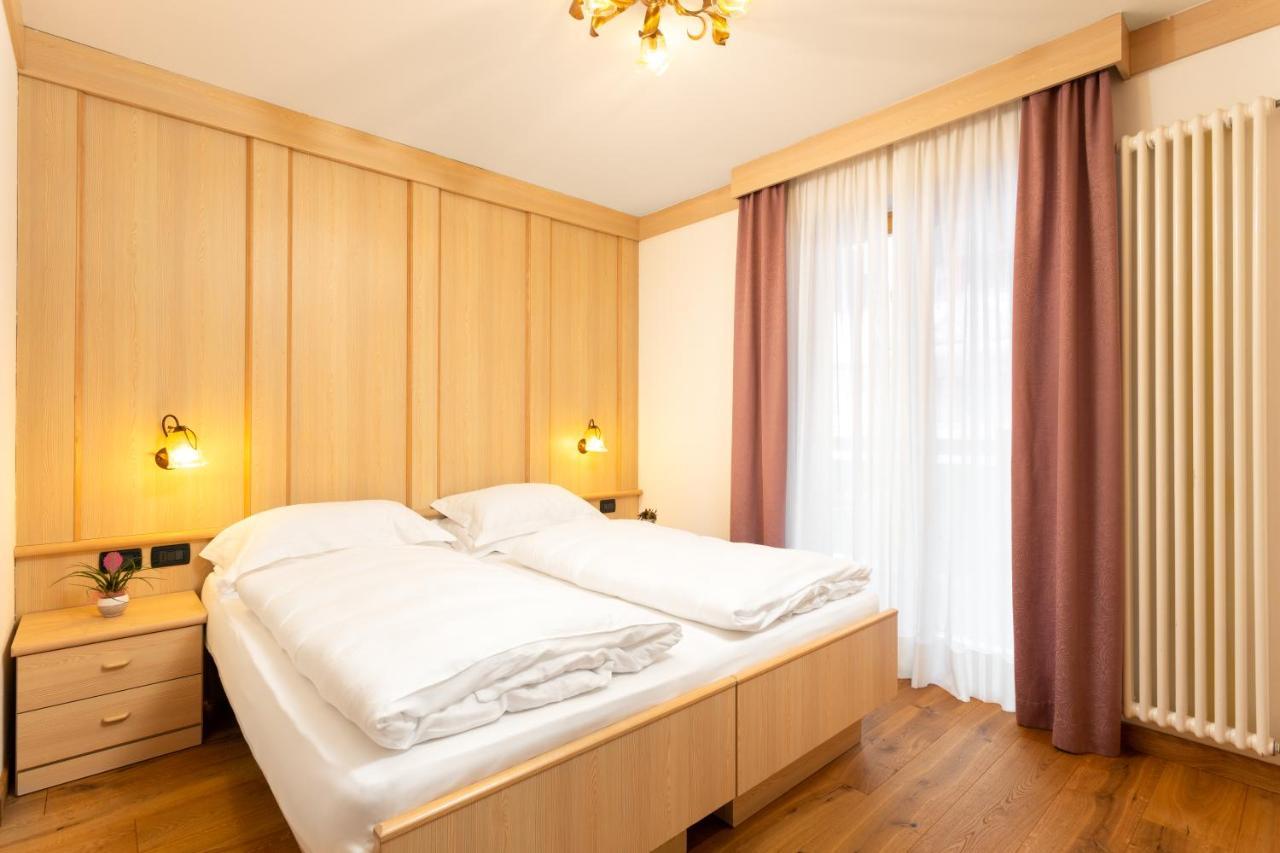Hotel Pareda Canazei Bagian luar foto