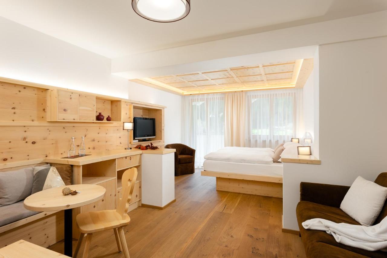 Hotel Pareda Canazei Bagian luar foto