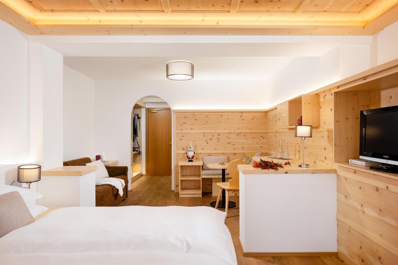 Hotel Pareda Canazei Bagian luar foto