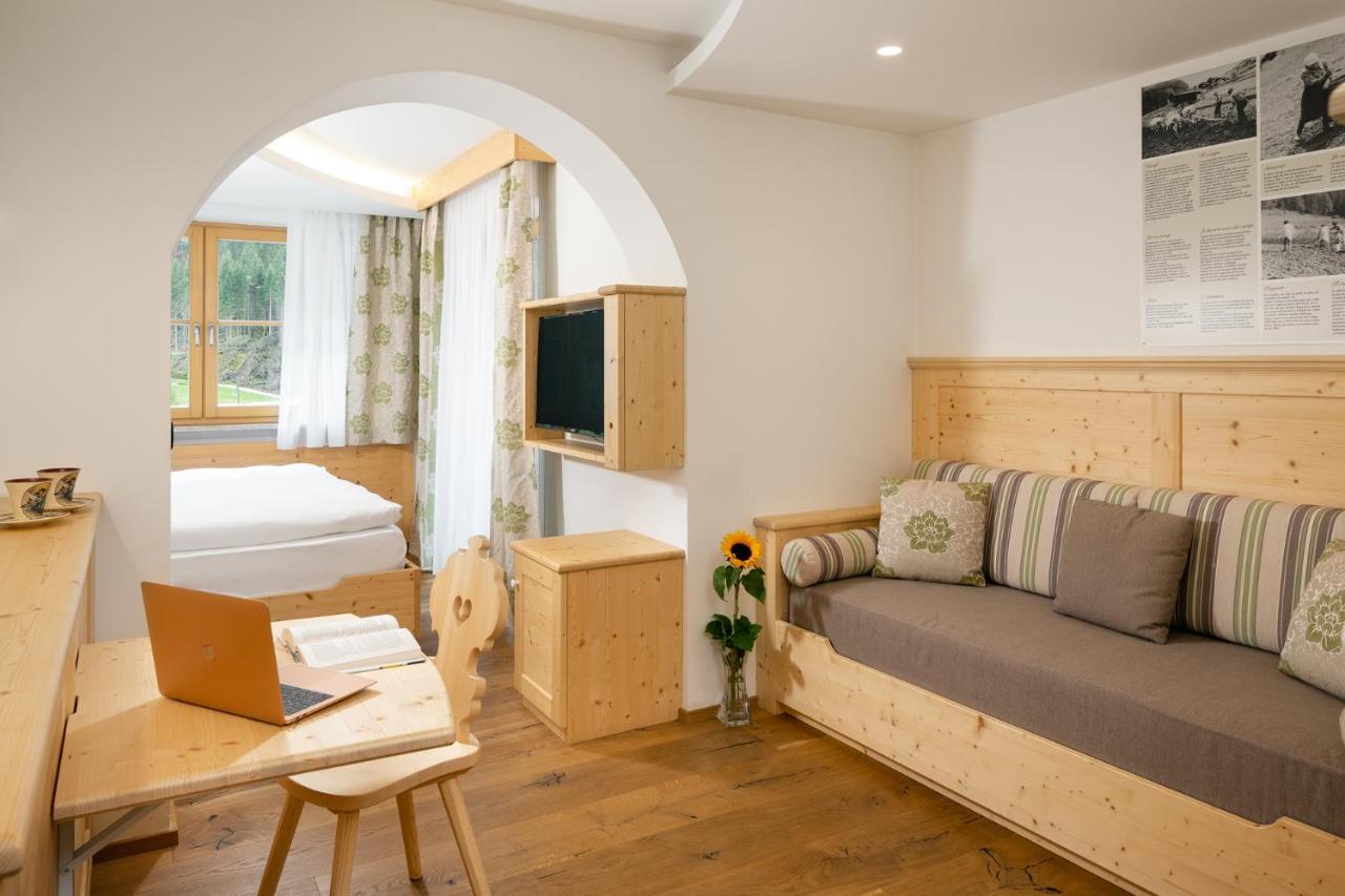 Hotel Pareda Canazei Bagian luar foto