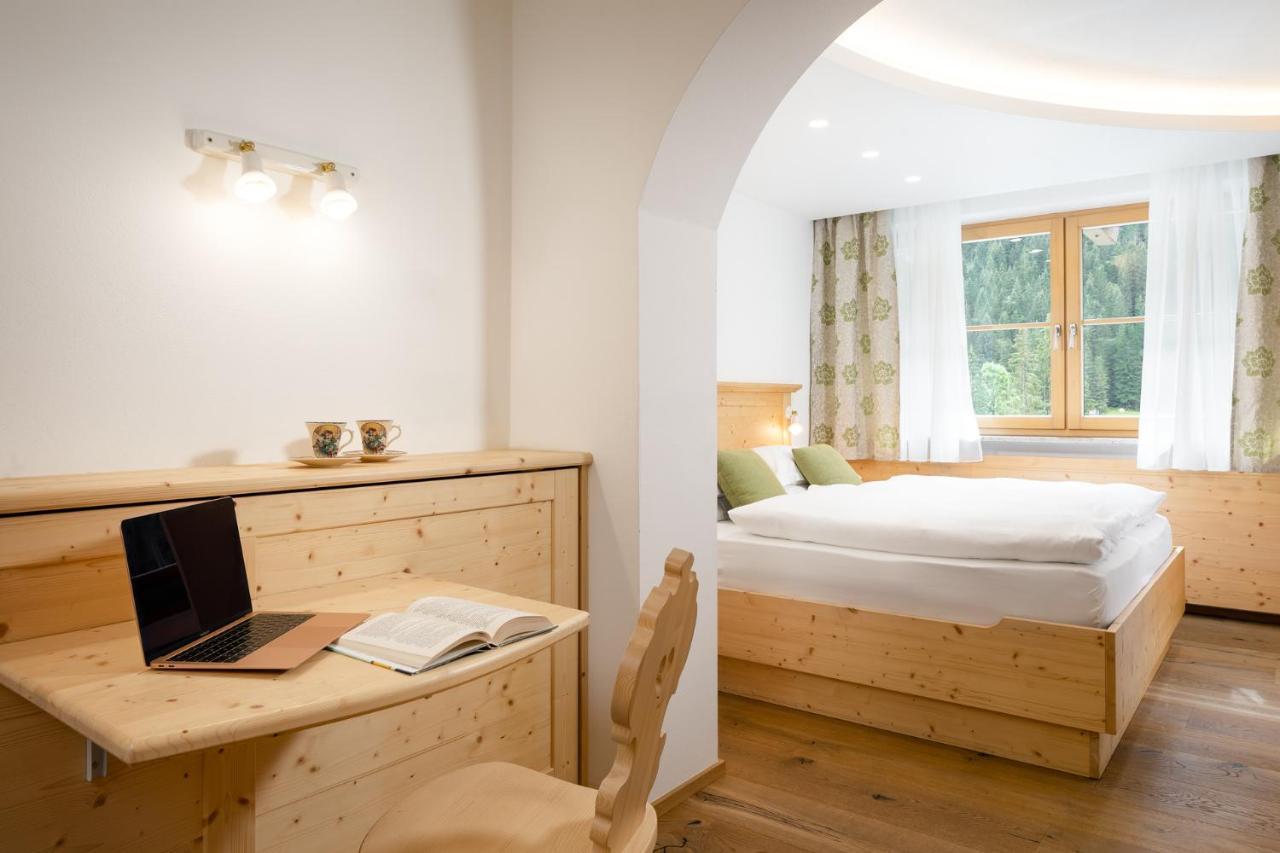 Hotel Pareda Canazei Bagian luar foto