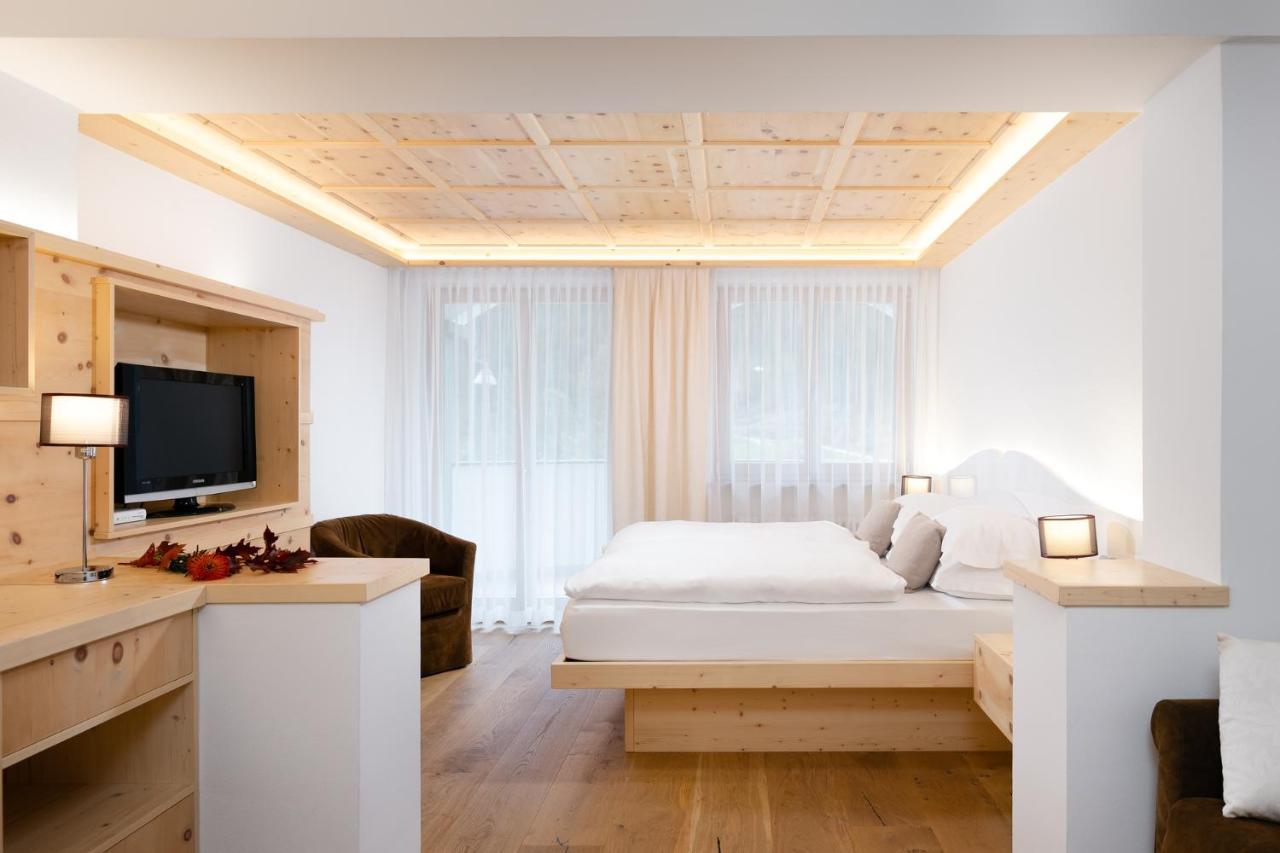 Hotel Pareda Canazei Bagian luar foto