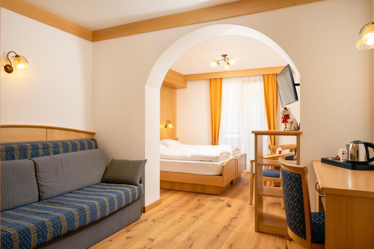 Hotel Pareda Canazei Bagian luar foto