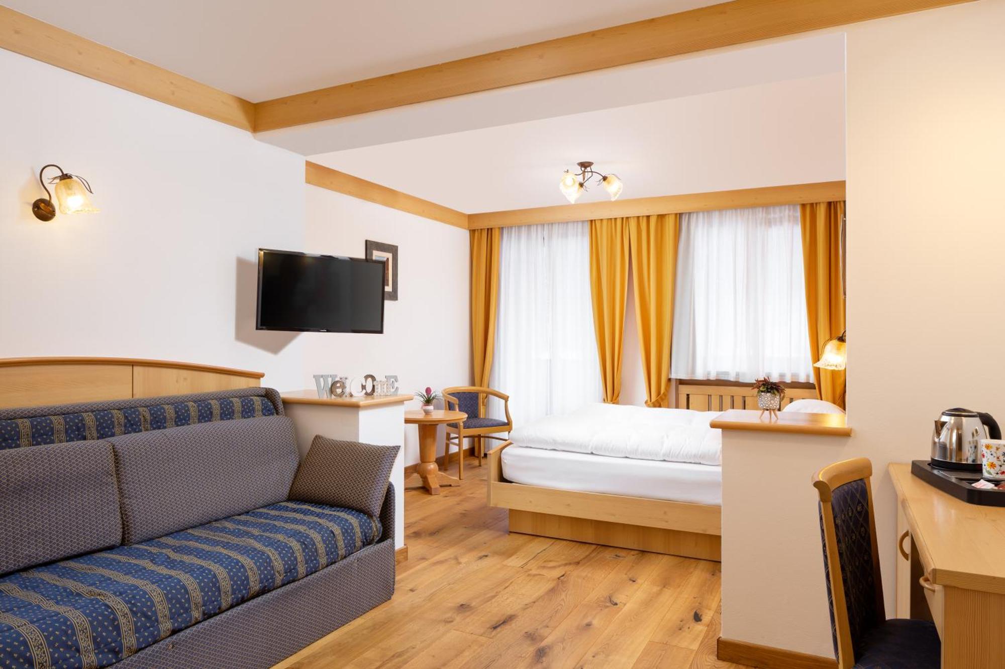 Hotel Pareda Canazei Bagian luar foto