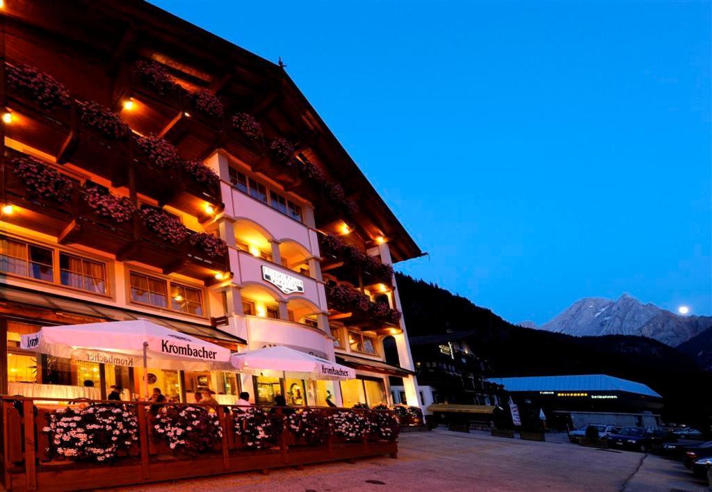 Hotel Pareda Canazei Bagian luar foto