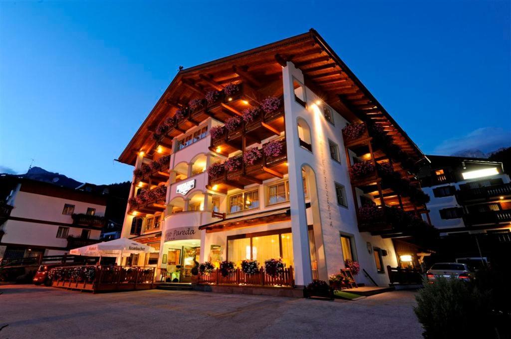 Hotel Pareda Canazei Bagian luar foto