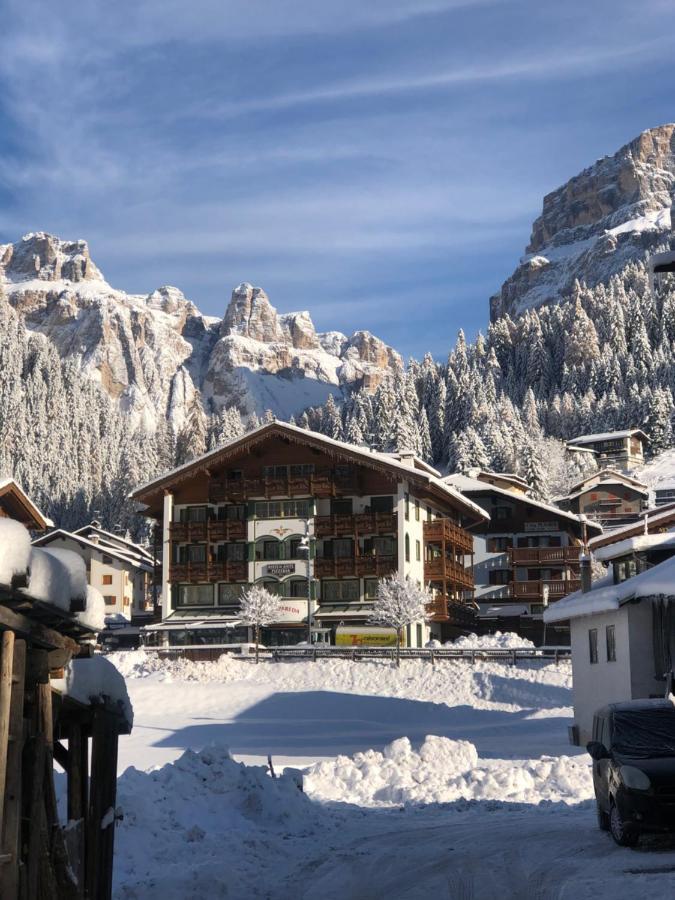 Hotel Pareda Canazei Bagian luar foto