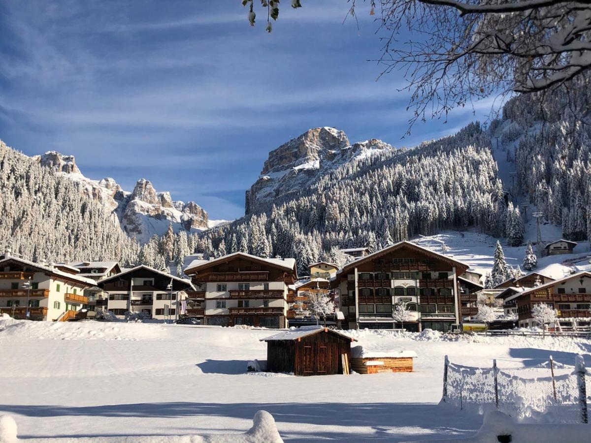 Hotel Pareda Canazei Bagian luar foto