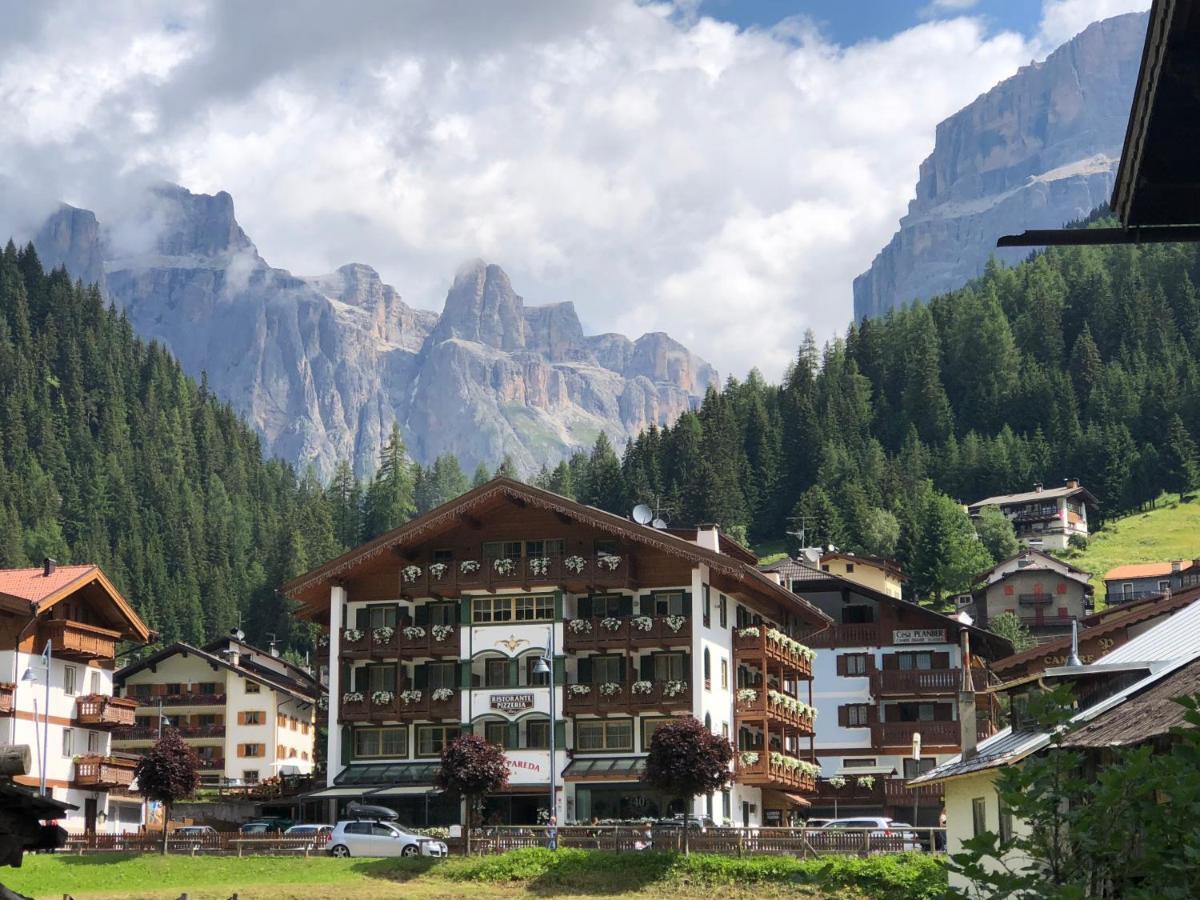 Hotel Pareda Canazei Bagian luar foto
